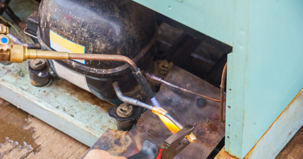Assistência Técnica Midea em Taubaté | Autorizada em Taubaté reparo de compressor