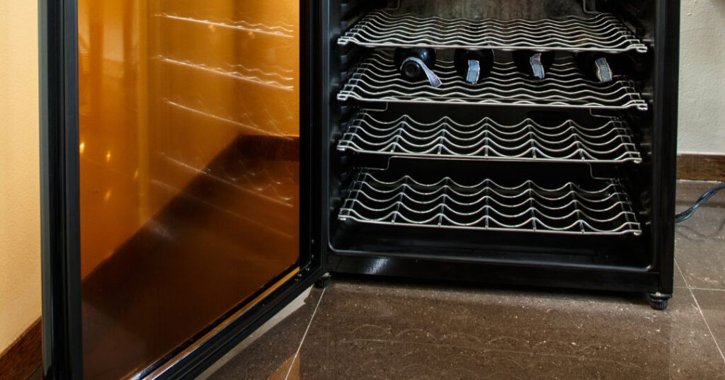 Conserto de Adega Climatizada em Taubaté | Assistência Perto de Mim limpeza e manutencao preventiva